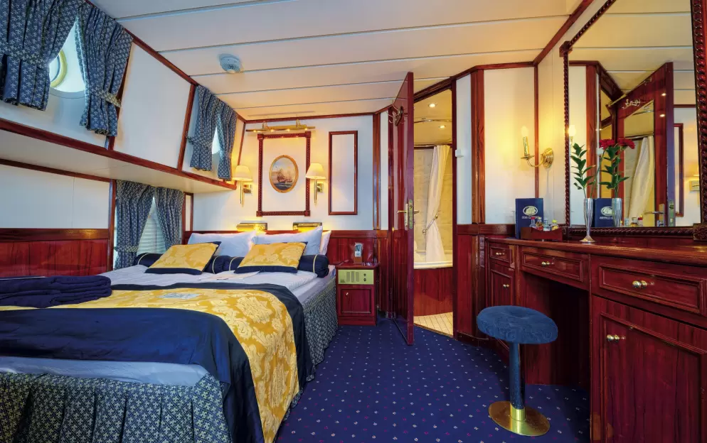 Category 1 - Deluxe Deck Cabins